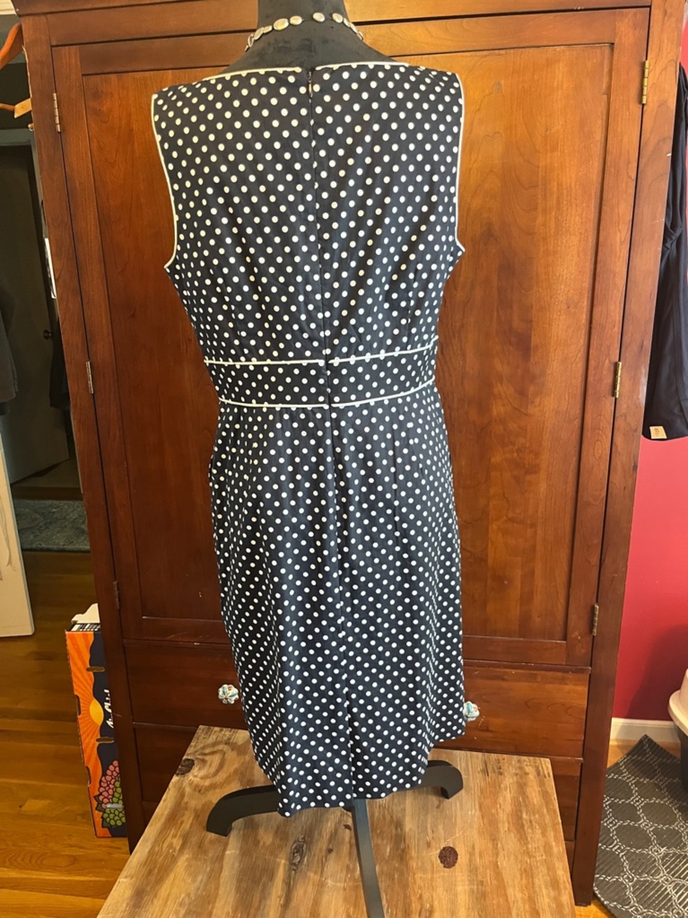 Tahari Adam Levine Black Polka Dot Midi Dress with White Trim
Sz. 12 - Picture 10 of 14